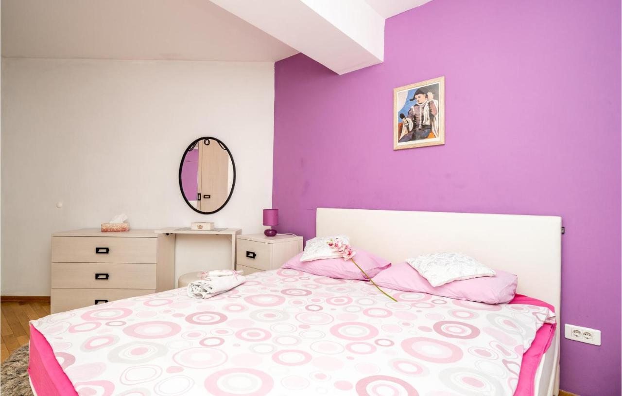 1 Bedroom Amazing In Appartement *
