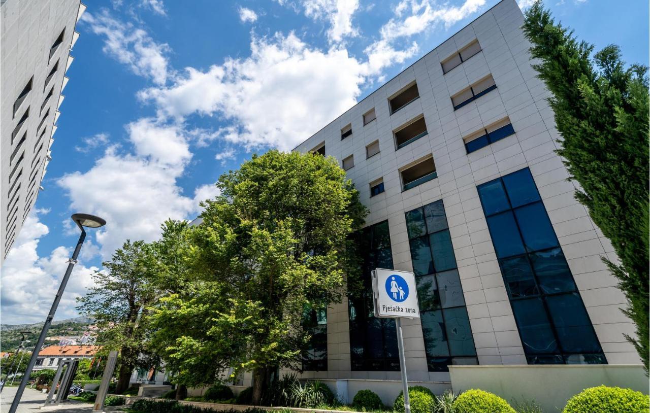 1 Bedroom Amazing In Appartement *