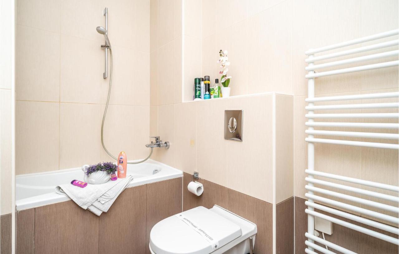 Appartement 1 Bedroom Amazing In *